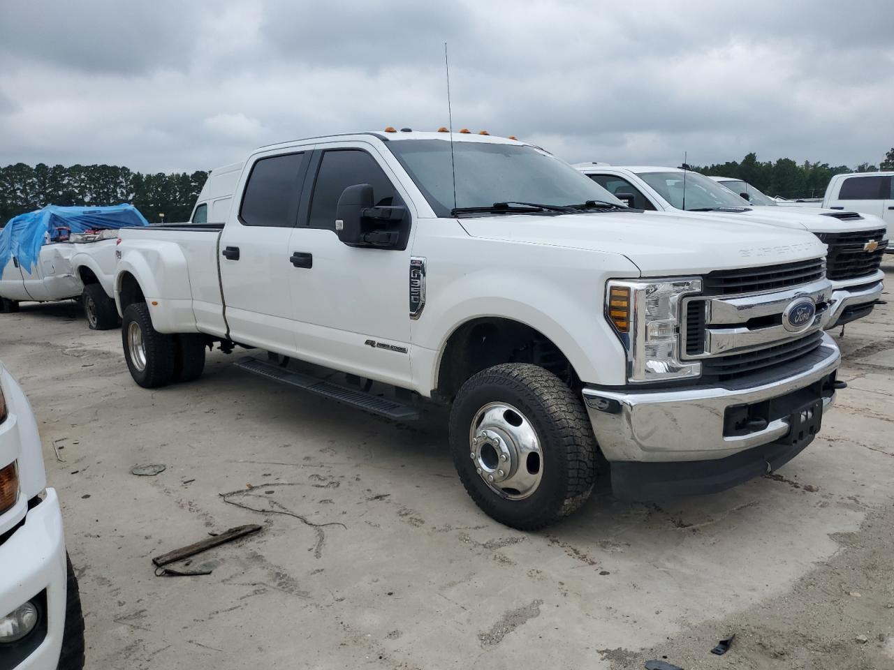 2018 Ford F350 Super Duty - Фото 4