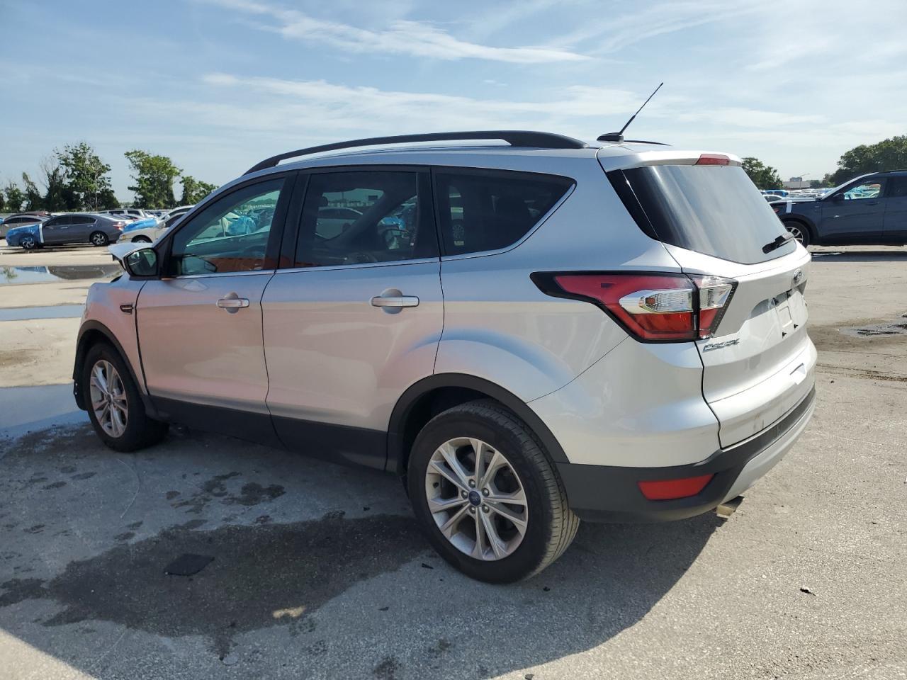 2018 Ford Escape Se - Фото 2