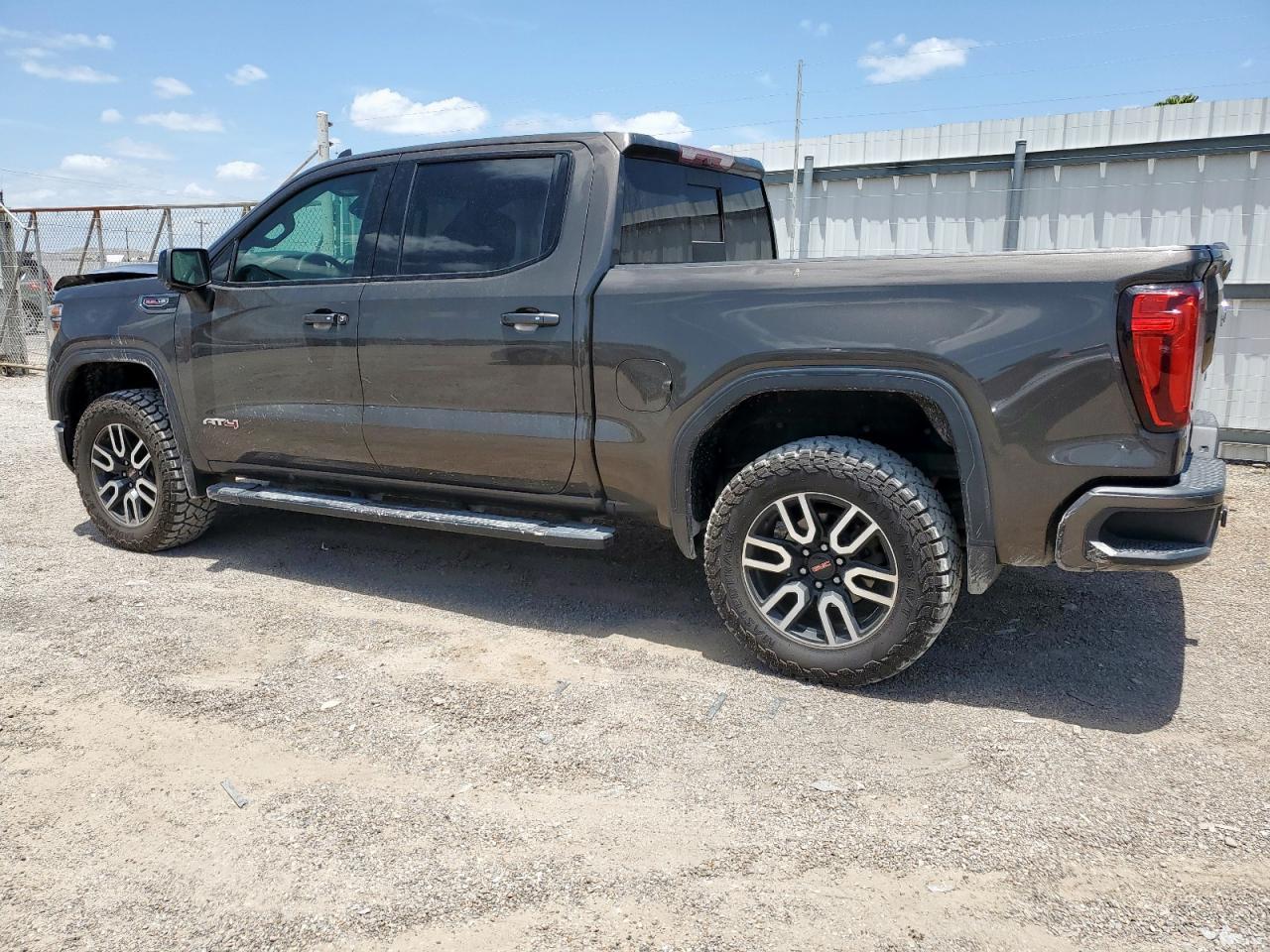 2019 GMC Sierra K1500 At4 - Фото 2
