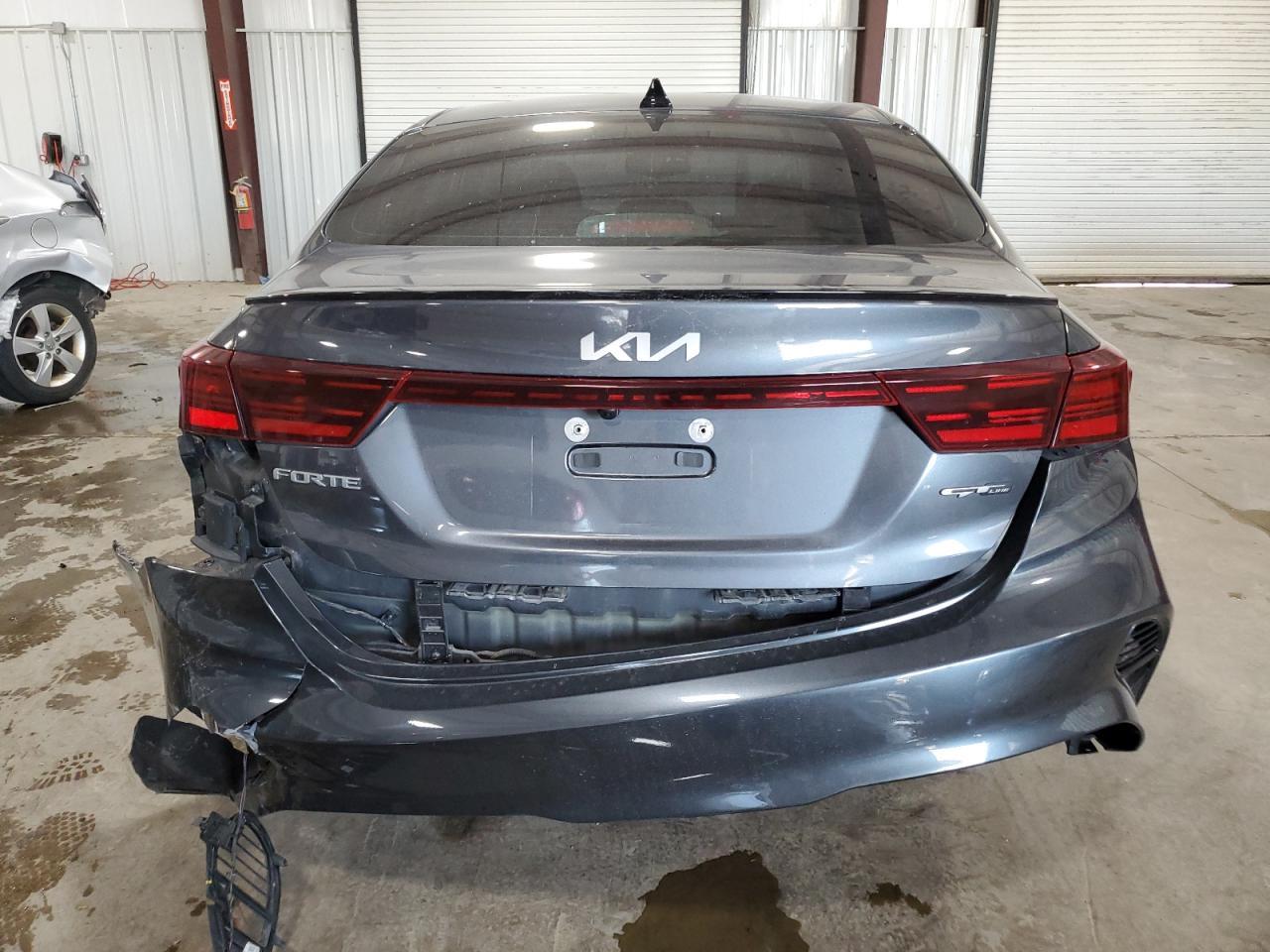 2022 Kia Forte Gt Line - Image 6