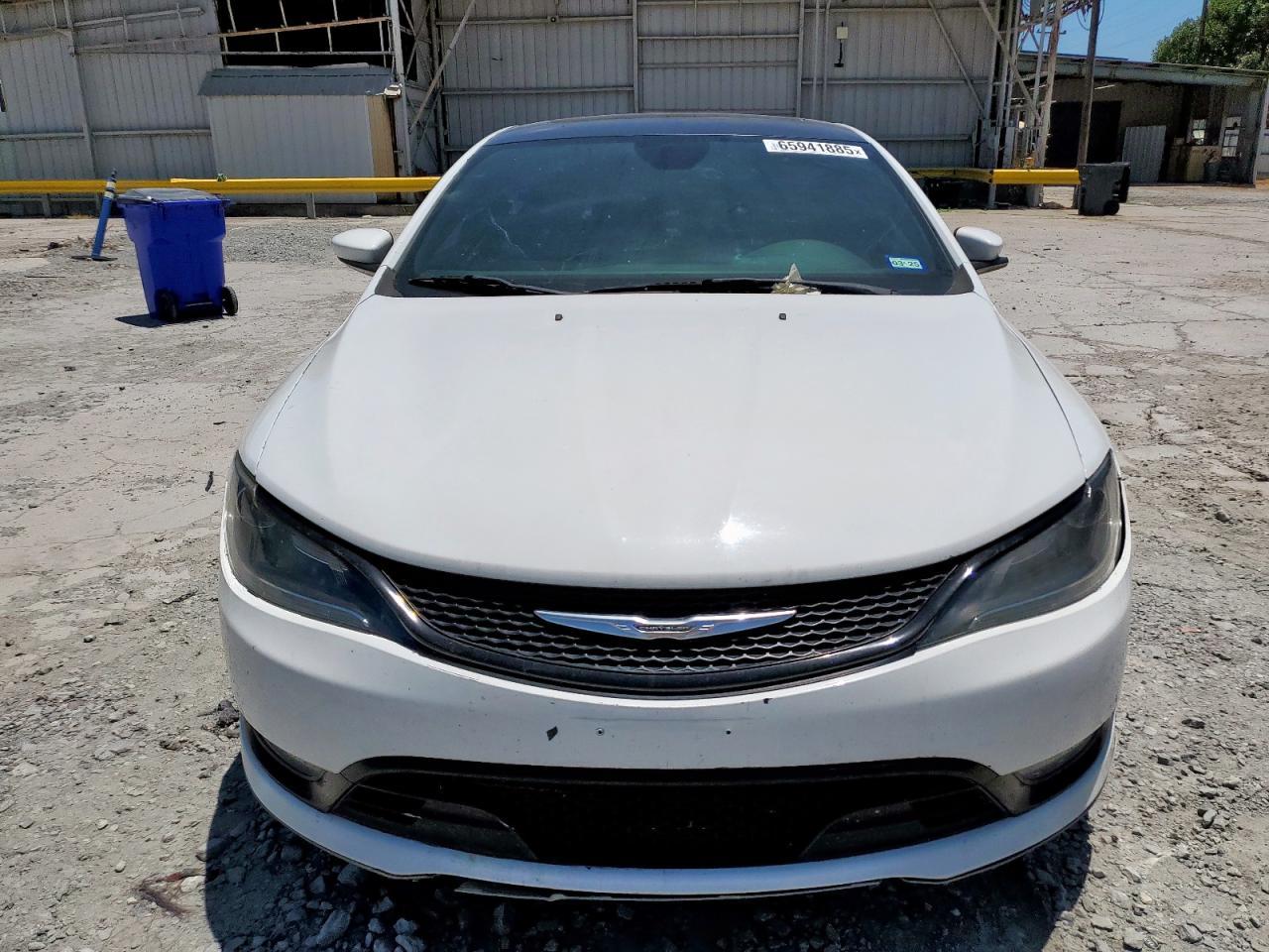 2015 Chrysler 200 S - Image 5
