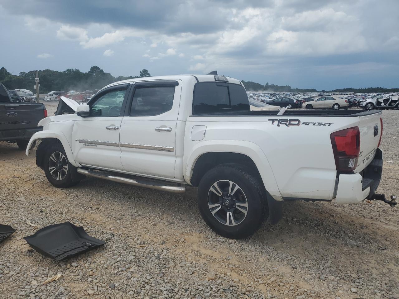 2018 Toyota Tacoma Double Cab - Image 2