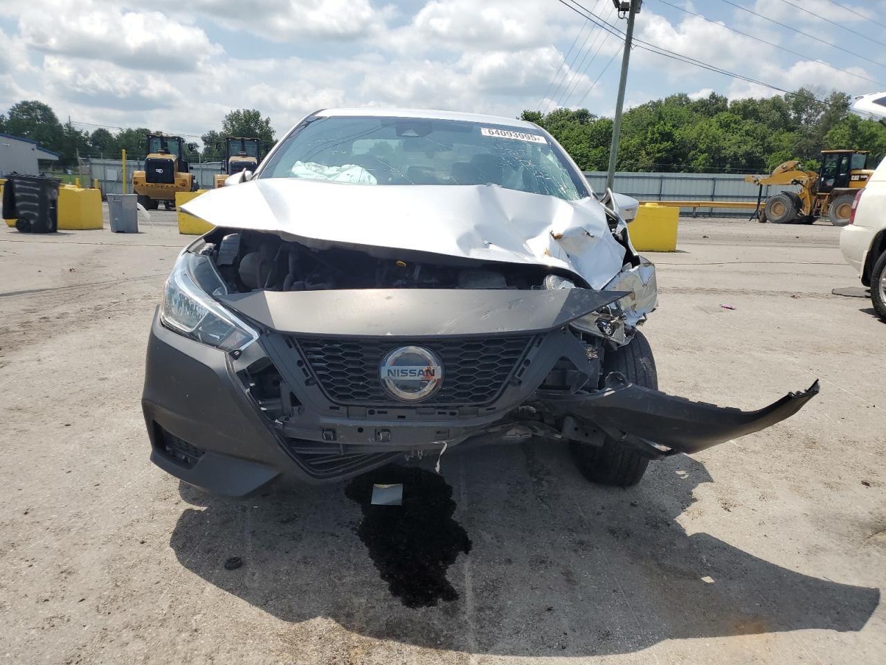 2021 Nissan Versa S - Фото 5