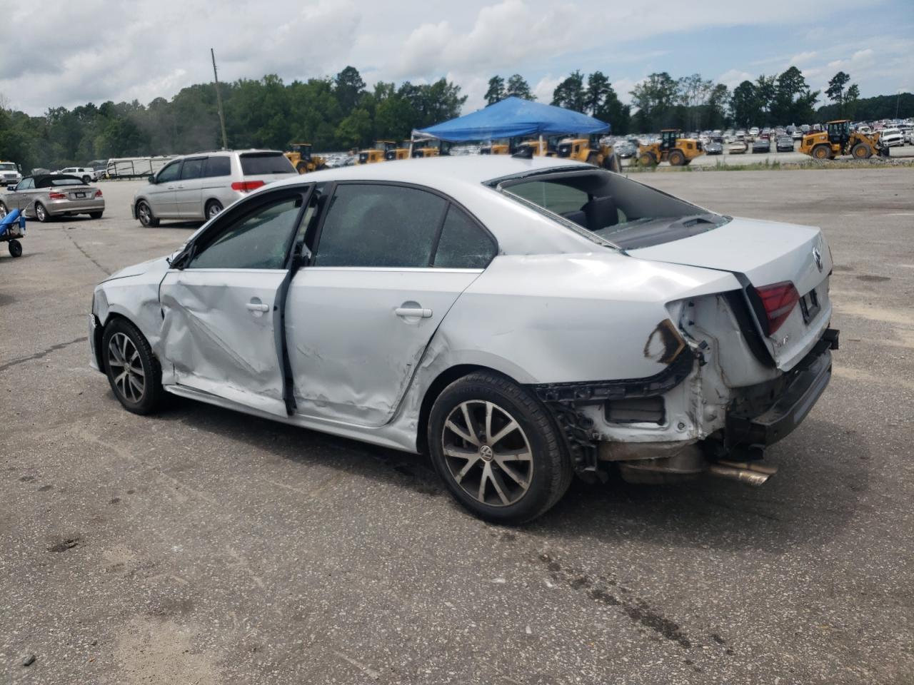 2017 Volkswagen Jetta Se - Image 2