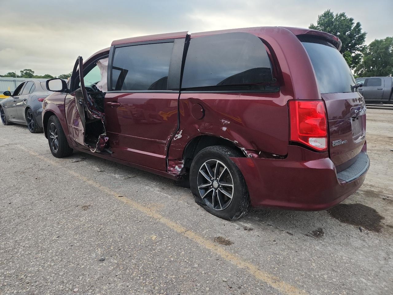 2017 Dodge Grand Caravan Se - Фото 2