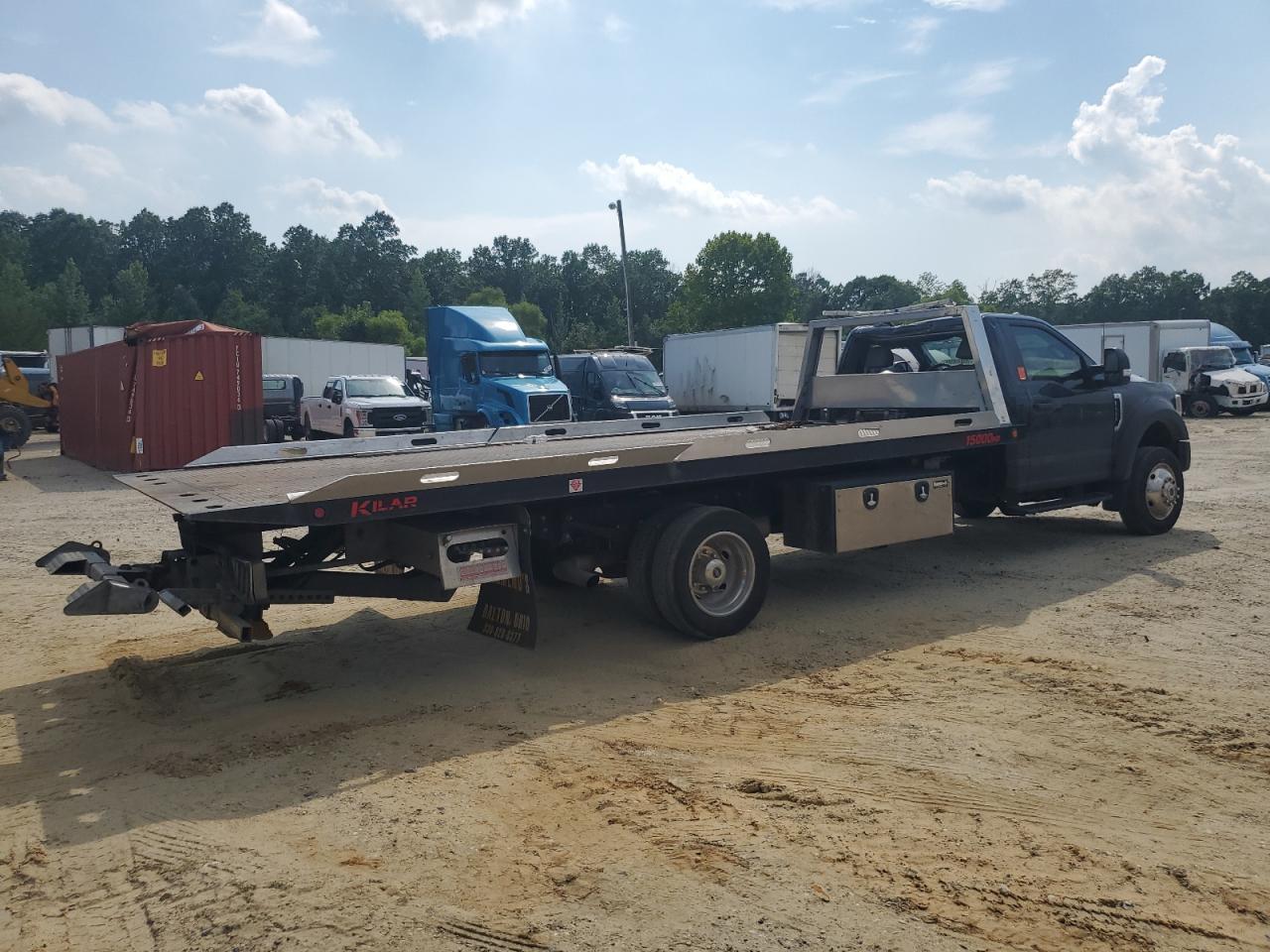 2022 Ford F550 Super Duty - Image 3