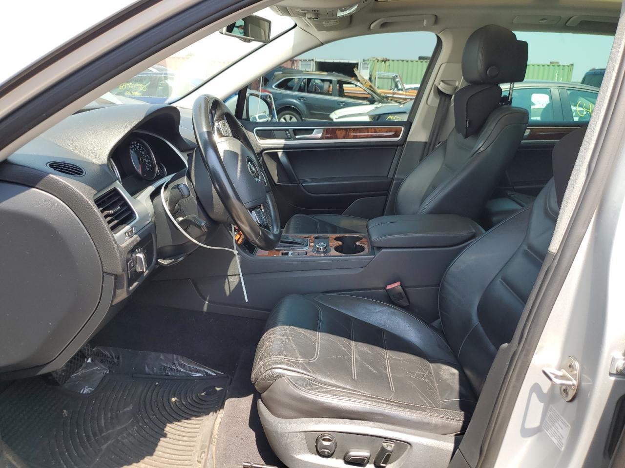 2012 Volkswagen Touareg V6 - Image 7