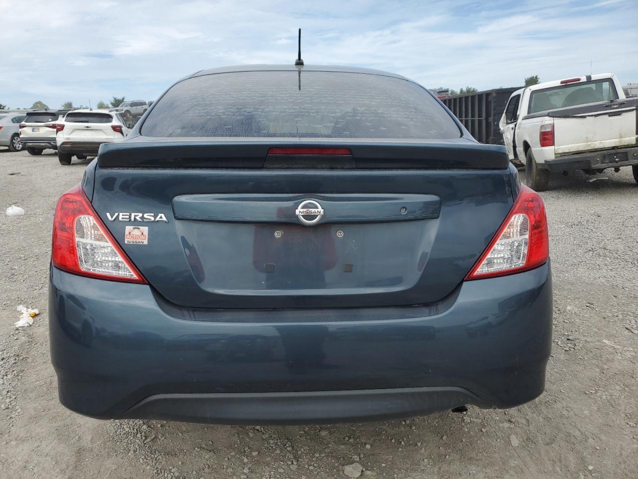 2017 Nissan Versa S - Фото 6