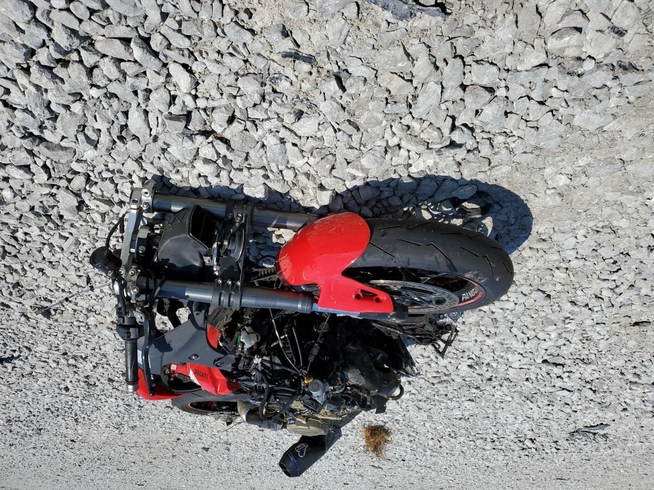 2022 Ducati Panigale V4S - Image 2