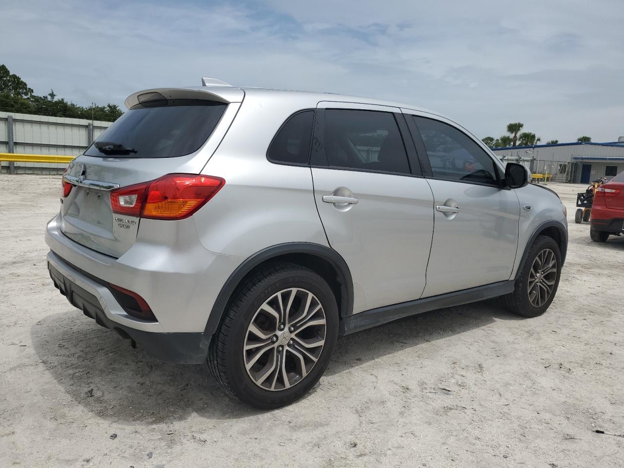 2018 Mitsubishi Outlander Sport Es - Фото 3