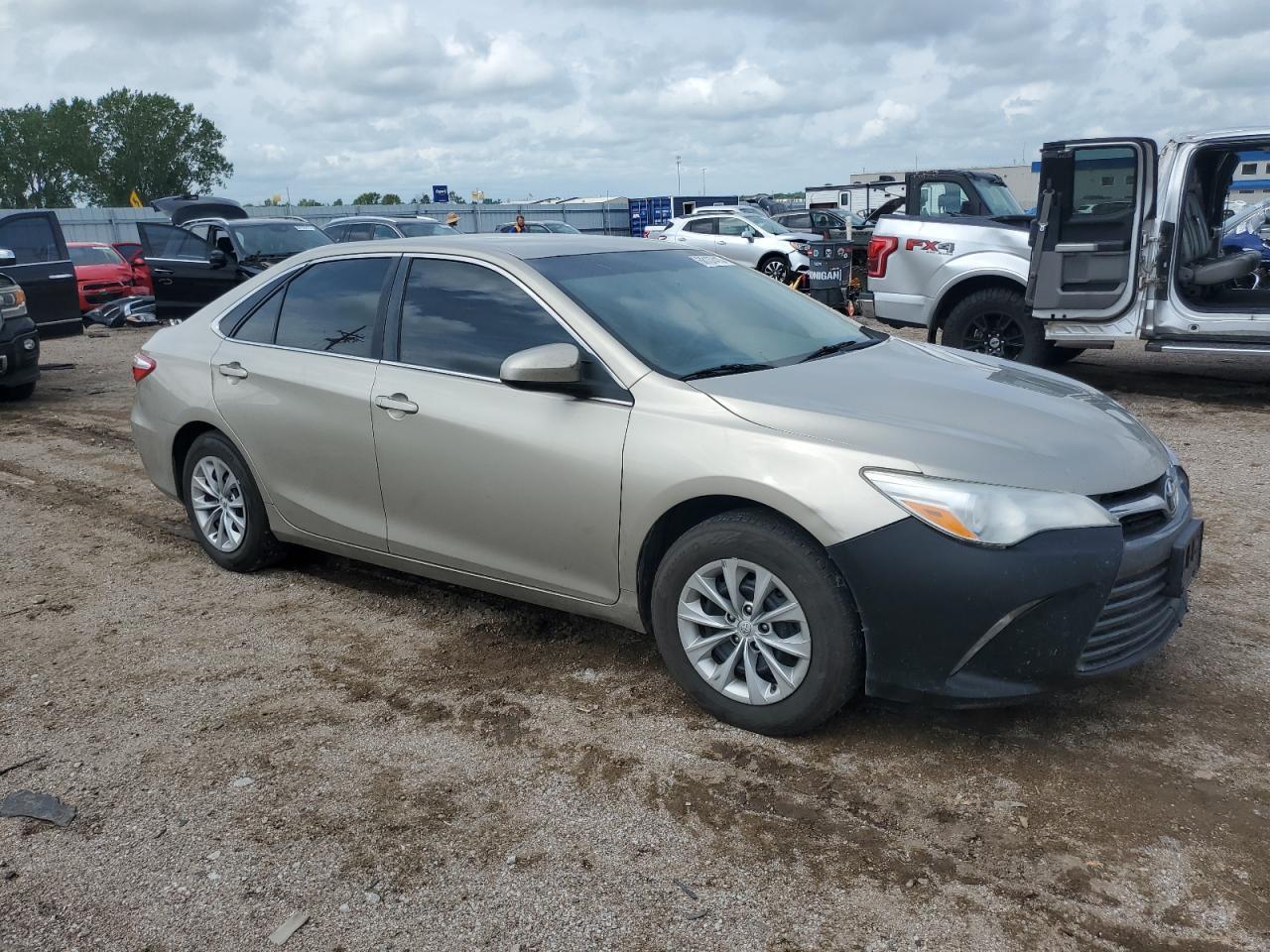 2015 Toyota Camry Le - Фото 4