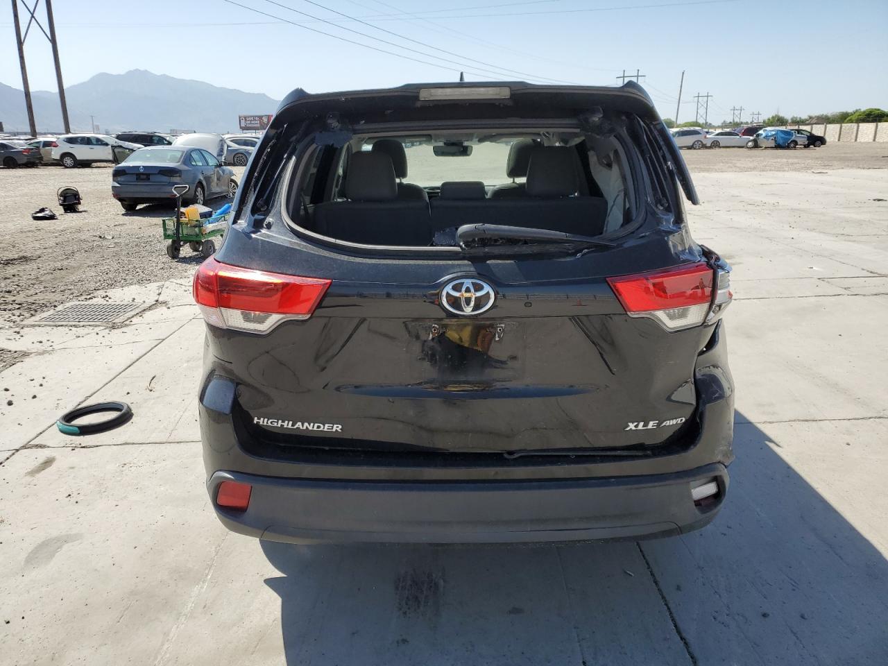 2017 Toyota Highlander Se - Фото 6