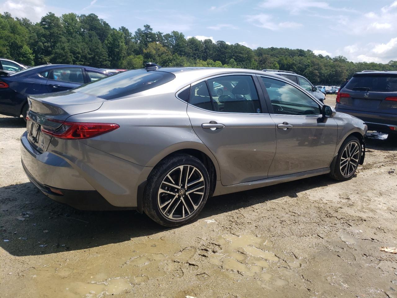 2025 Toyota Camry Xse - Image 3