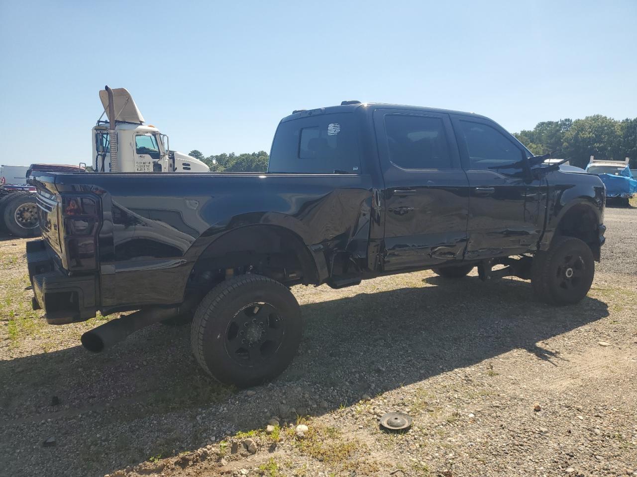 2023 Ford F250 Super Duty - Фото 3