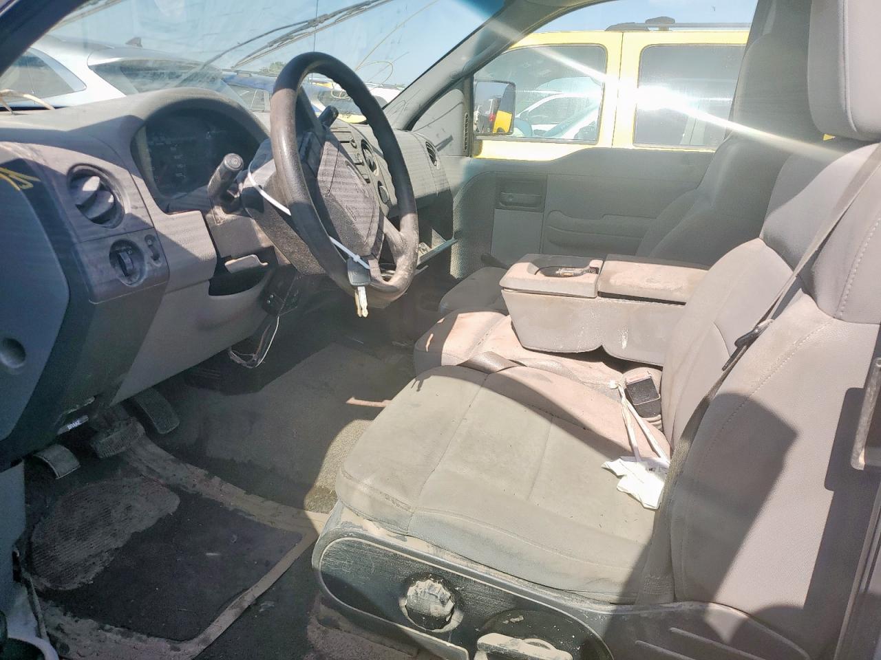 2005 Ford F150 - Image 7