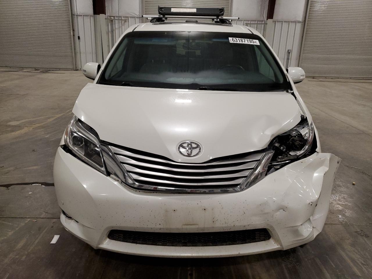 2017 Toyota Sienna Xle - Фото 5