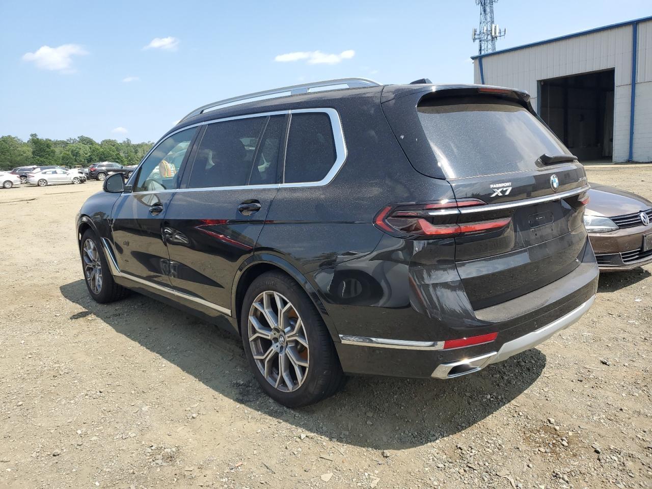 2025 BMW X7 xDrive40I - Фото 2