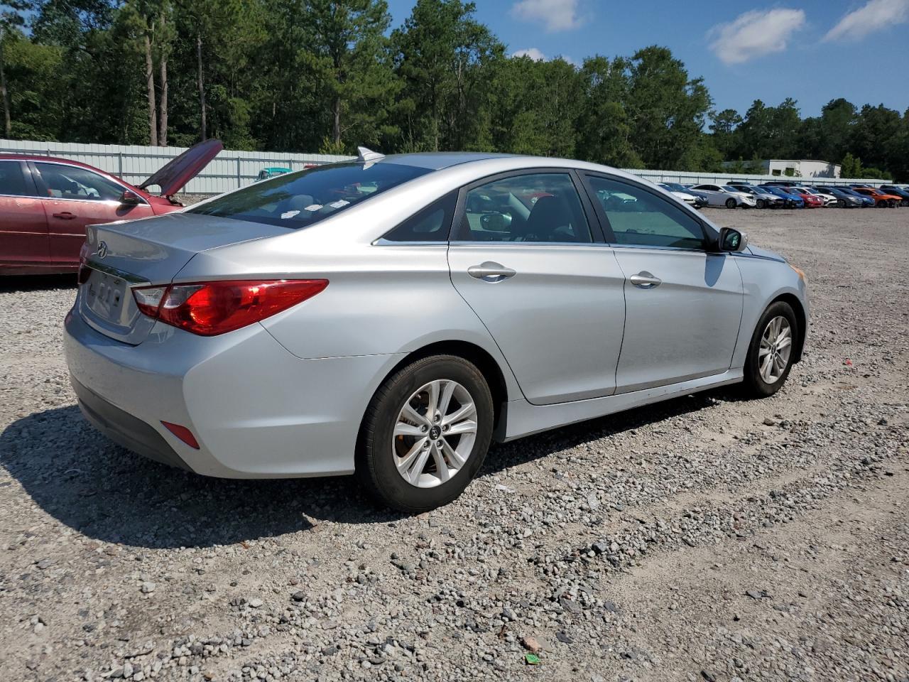2014 Hyundai Sonata Gls - Image 3