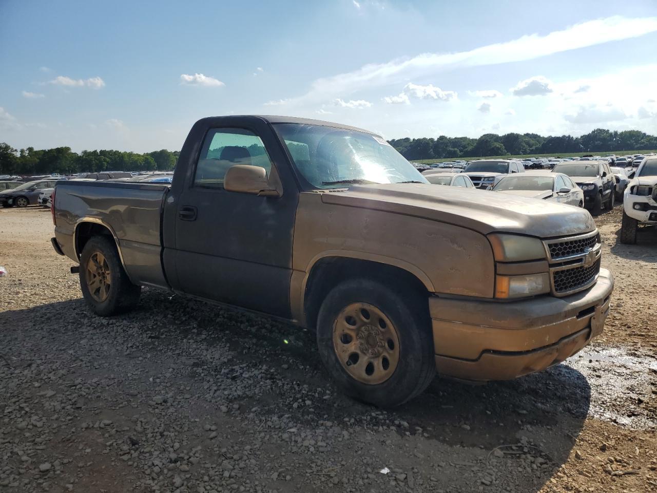 2007 Chevrolet Silverado C1500 Classic - Image 4