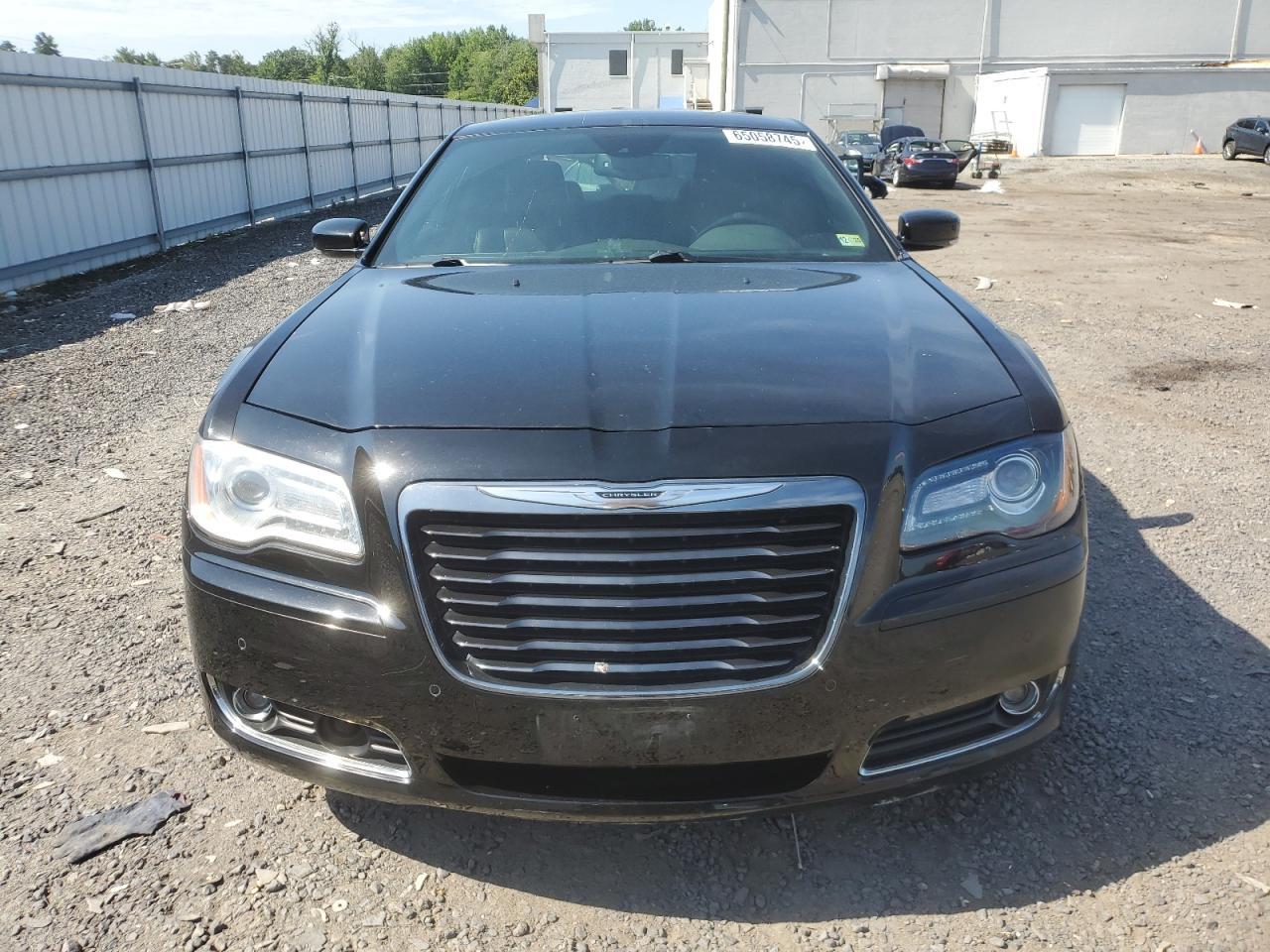 2014 Chrysler 300 S - Image 5