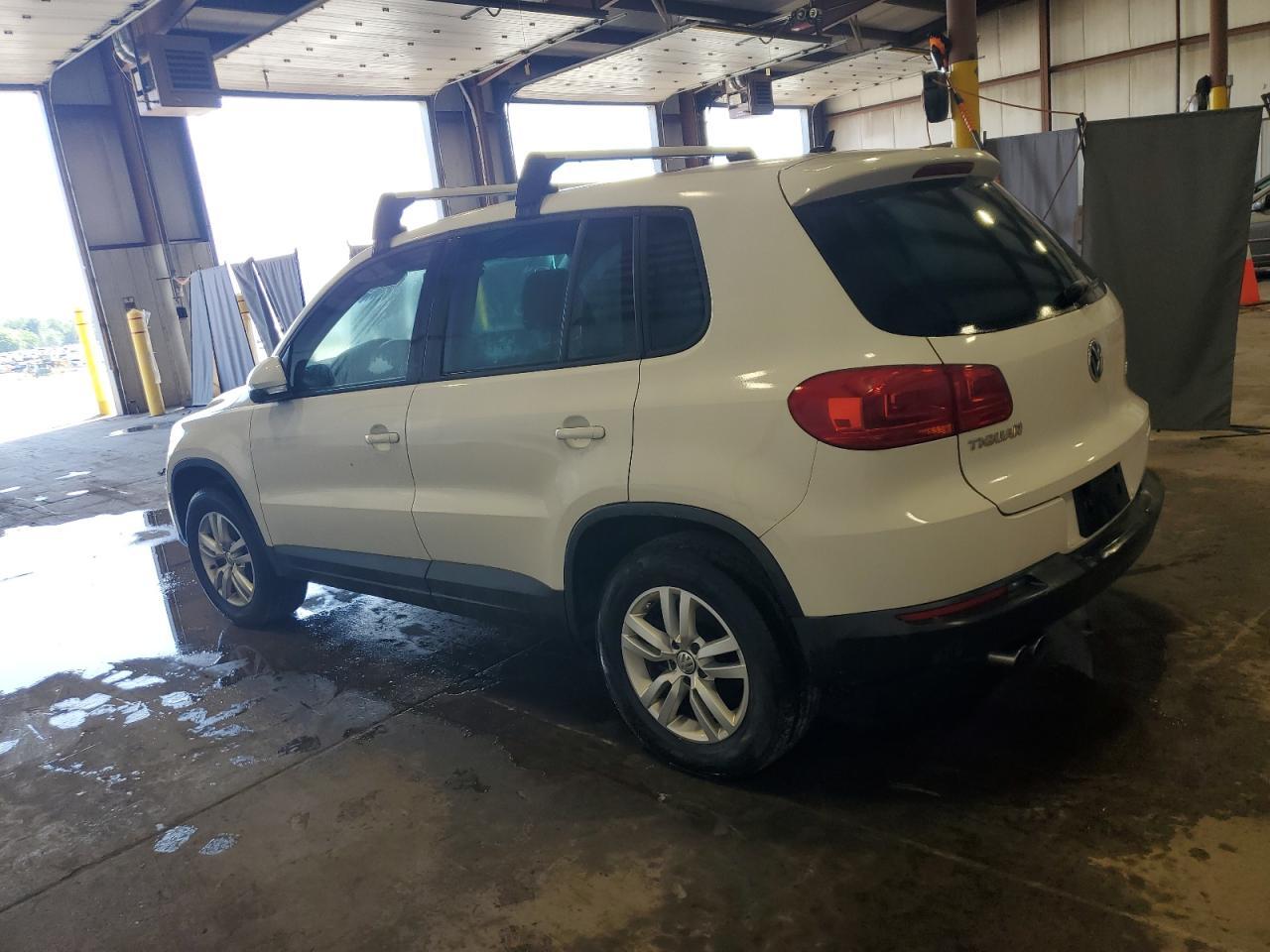 2013 Volkswagen Tiguan S - Image 2