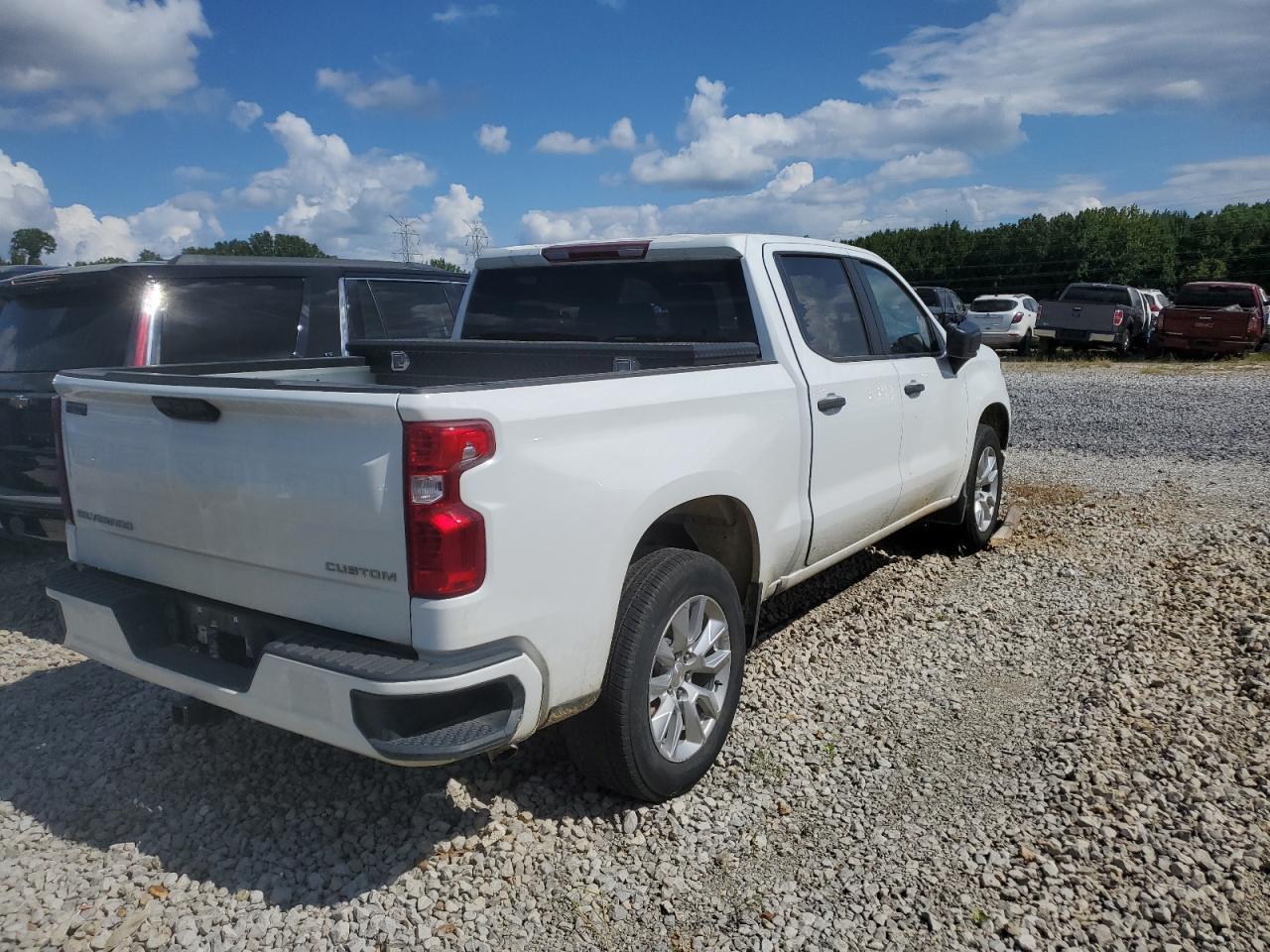 2024 Chevrolet Silverado C1500 Custom - Фото 3