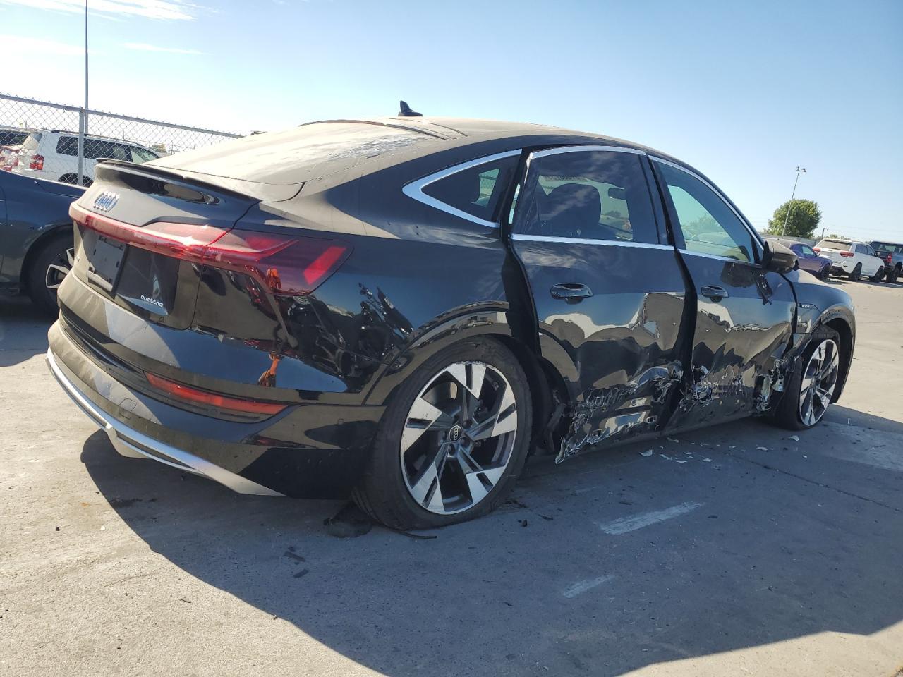 2022 Audi E-Tron Sportback Premium Plus - Фото 3