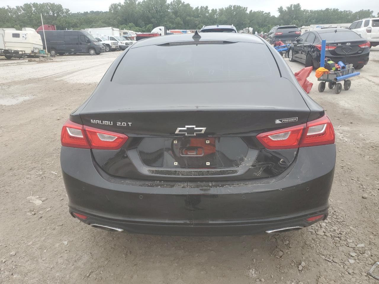 2017 Chevrolet Malibu Premier - Image 6