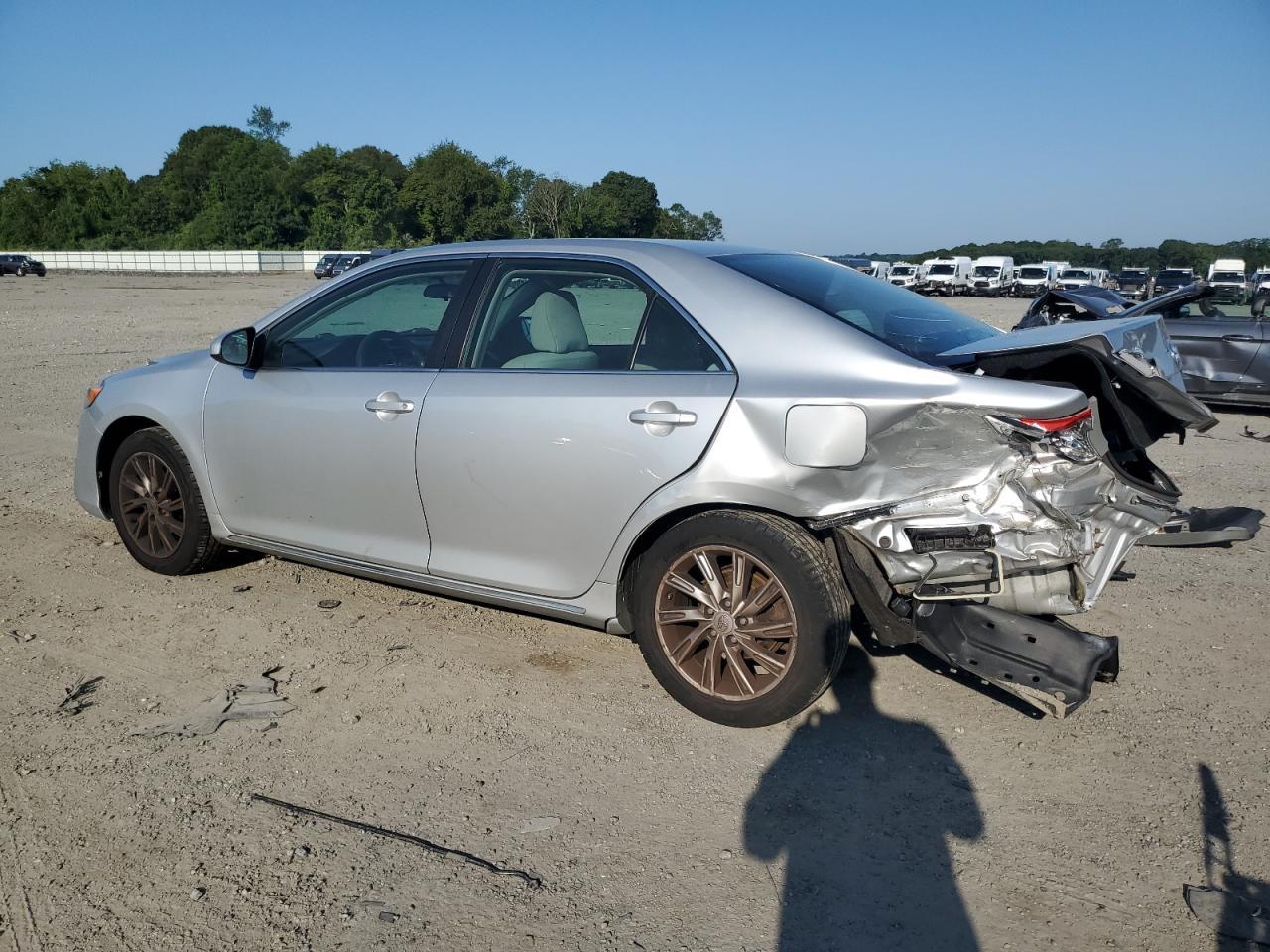 2013 Toyota Camry L - Фото 2