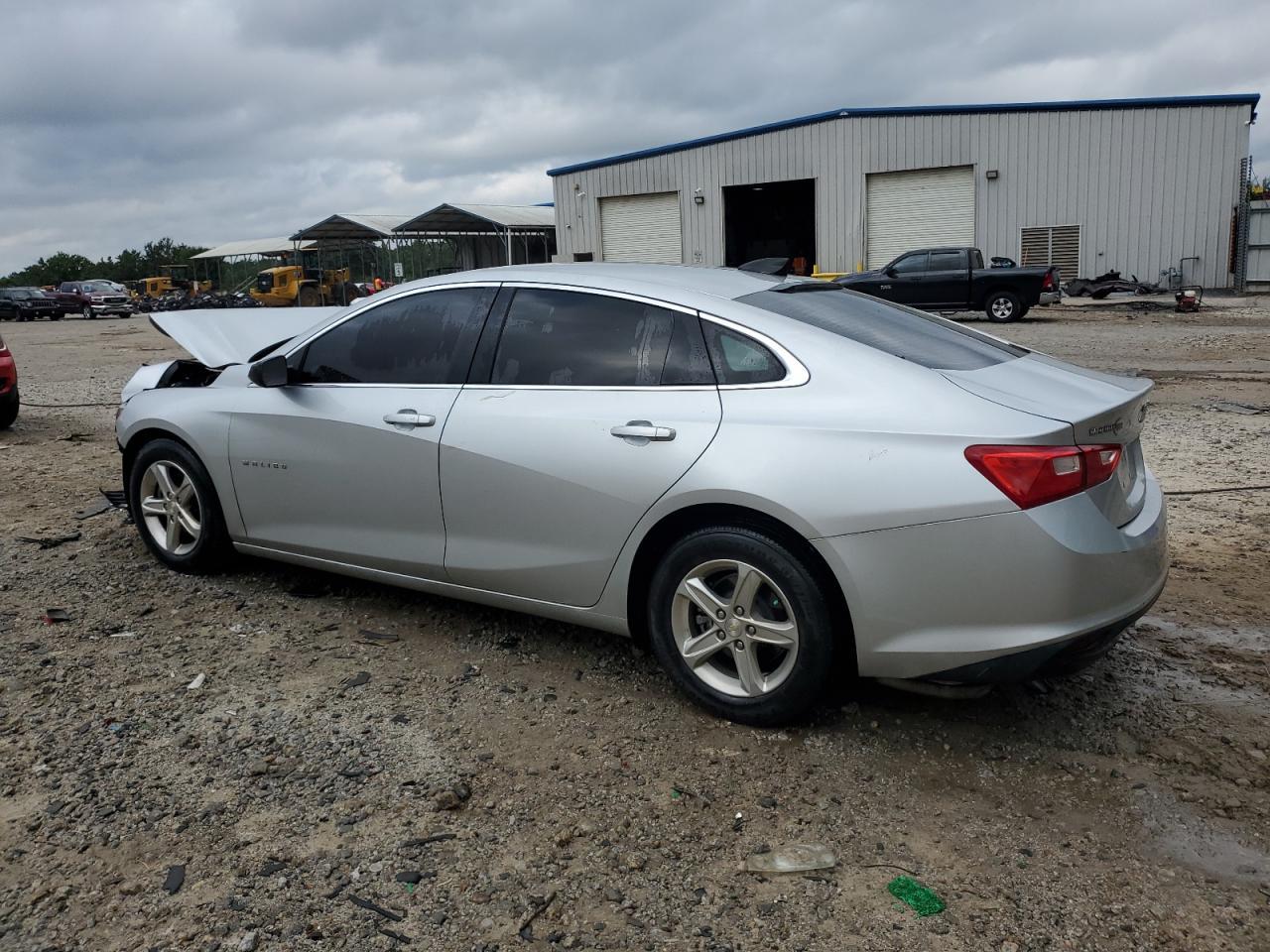 2021 Chevrolet Malibu Ls - Фото 2