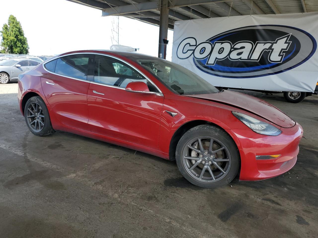 2018 Tesla Model 3 - Фото 4