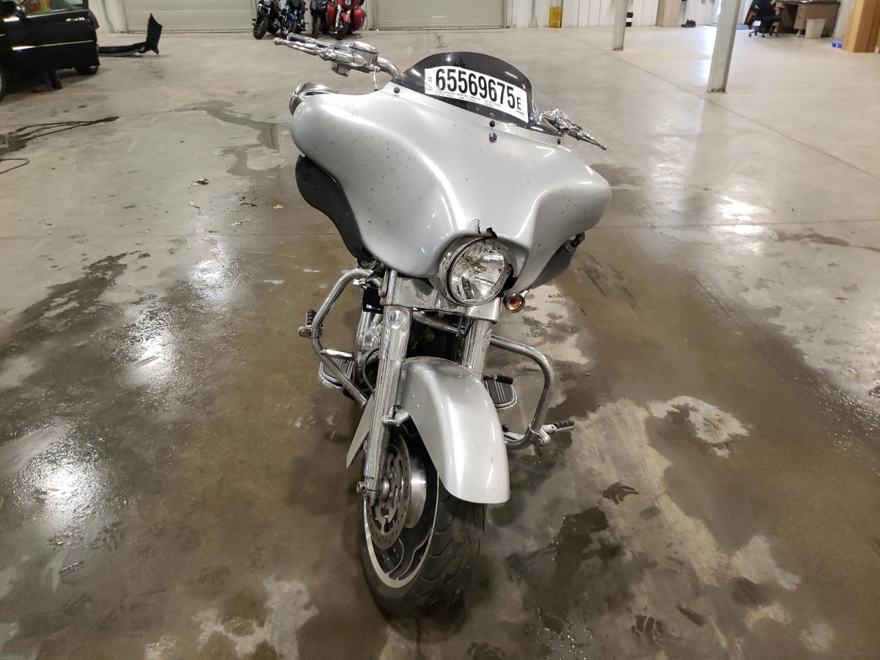 2010 Harley-Davidson Flhx - Image 2