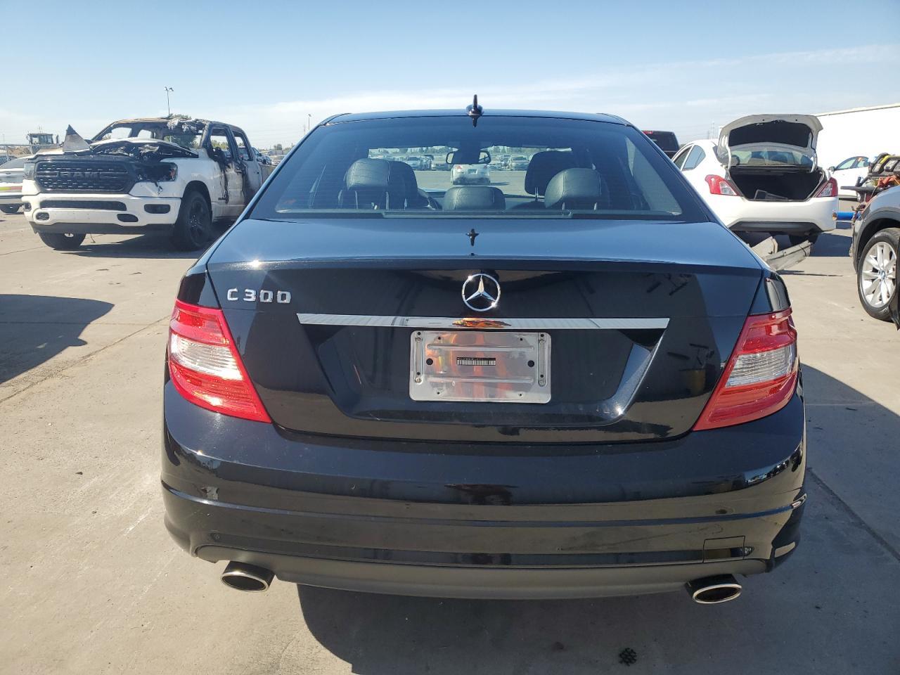 2011 Mercedes-Benz C 300 - Фото 6