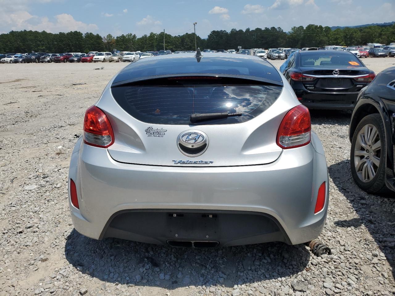 2015 Hyundai Veloster - Фото 6