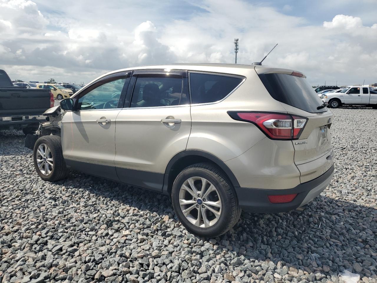 2017 Ford Escape Se - Фото 2