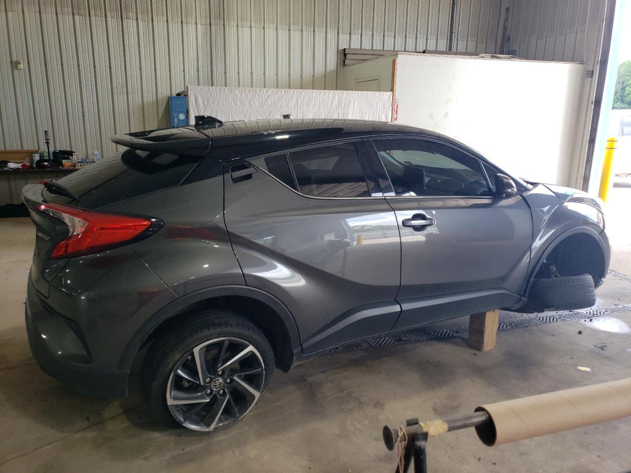 2022 Toyota C-Hr Xle - Фото 3