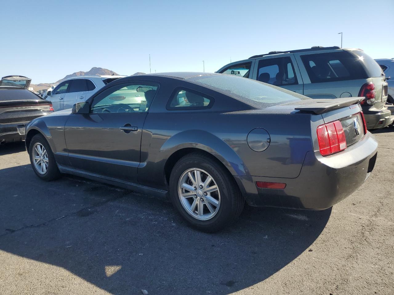 2007 Ford Mustang - Фото 2