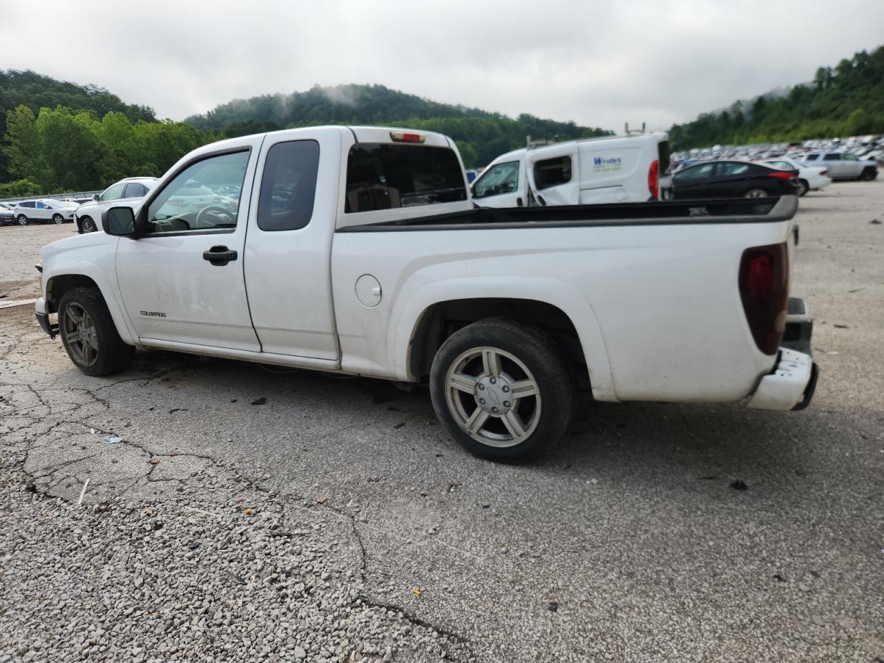 2005 Chevrolet Colorado - Image 2