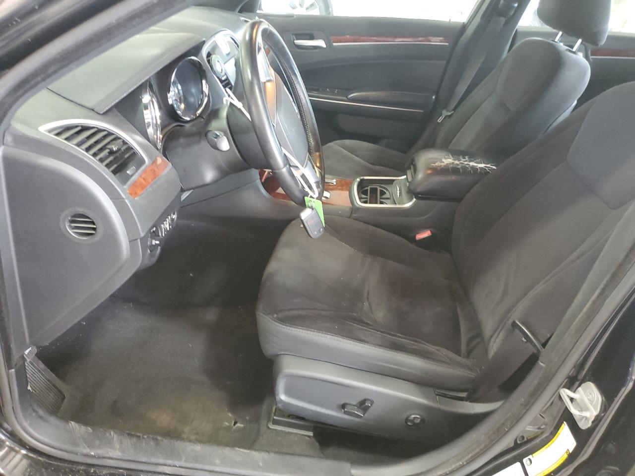 2012 Chrysler 300 - Фото 7