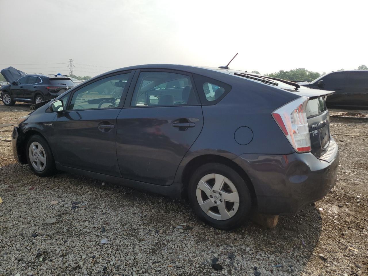 2010 Toyota Prius - Image 2