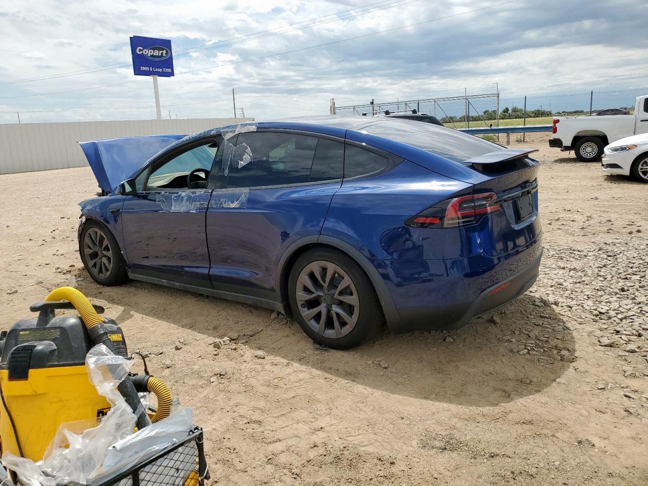 2025 Tesla Model X - Фото 2