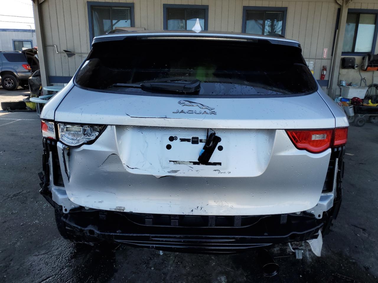 2017 Jaguar F-Pace Premium - Фото 6