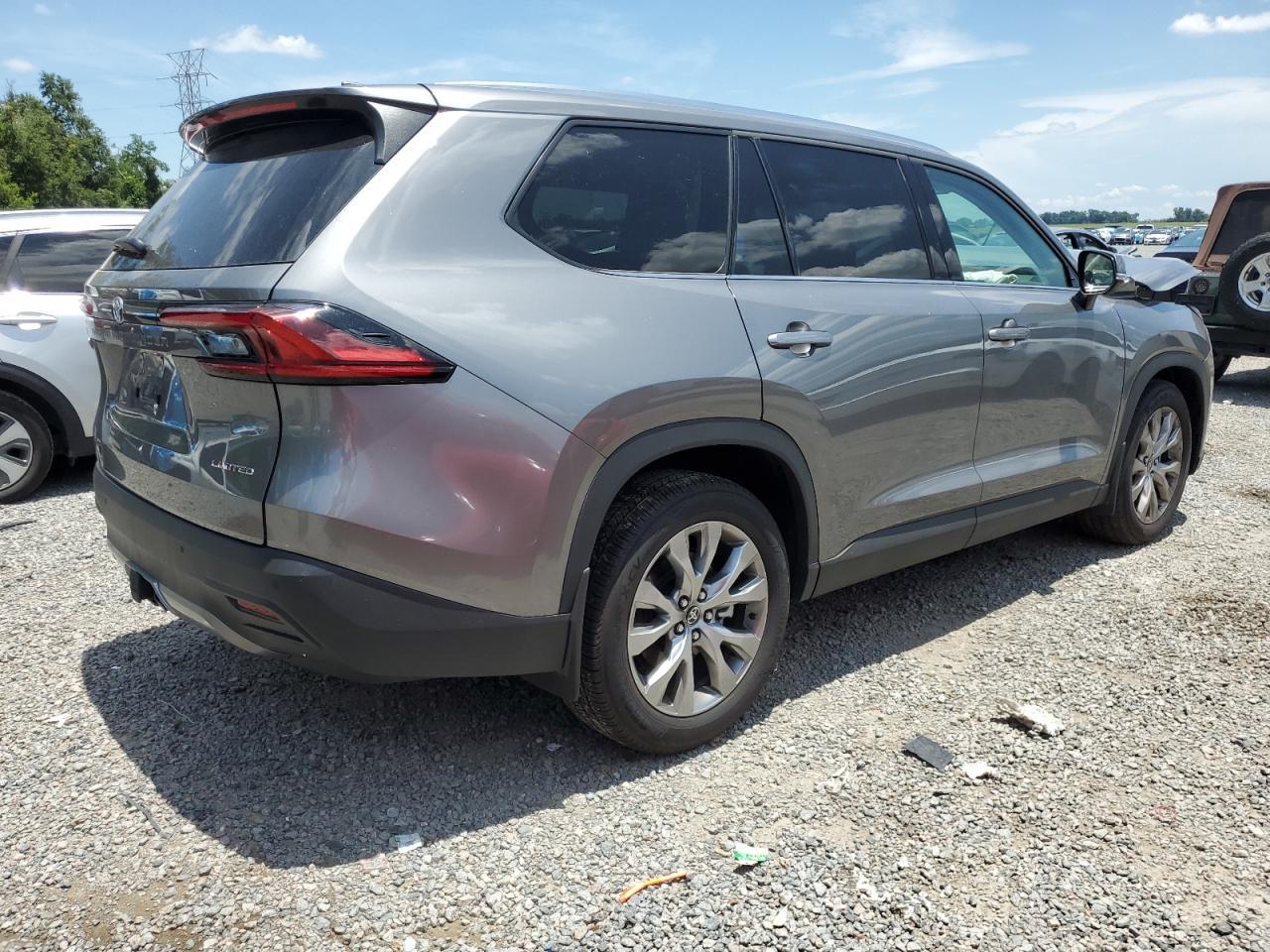 2025 Toyota Grand Highlander Le - Image 3