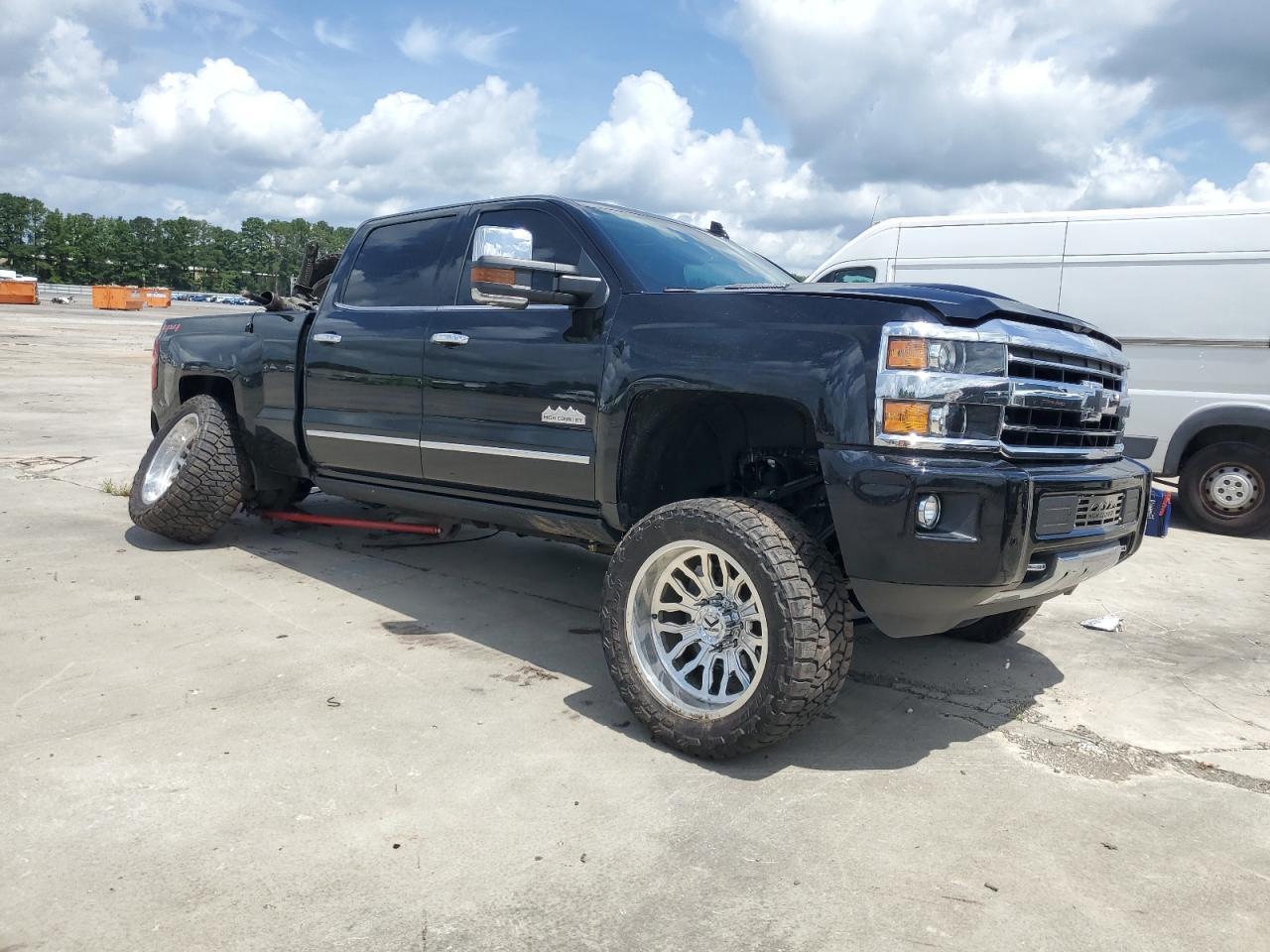 2019 Chevrolet Silverado K2500 High Country - Image 4