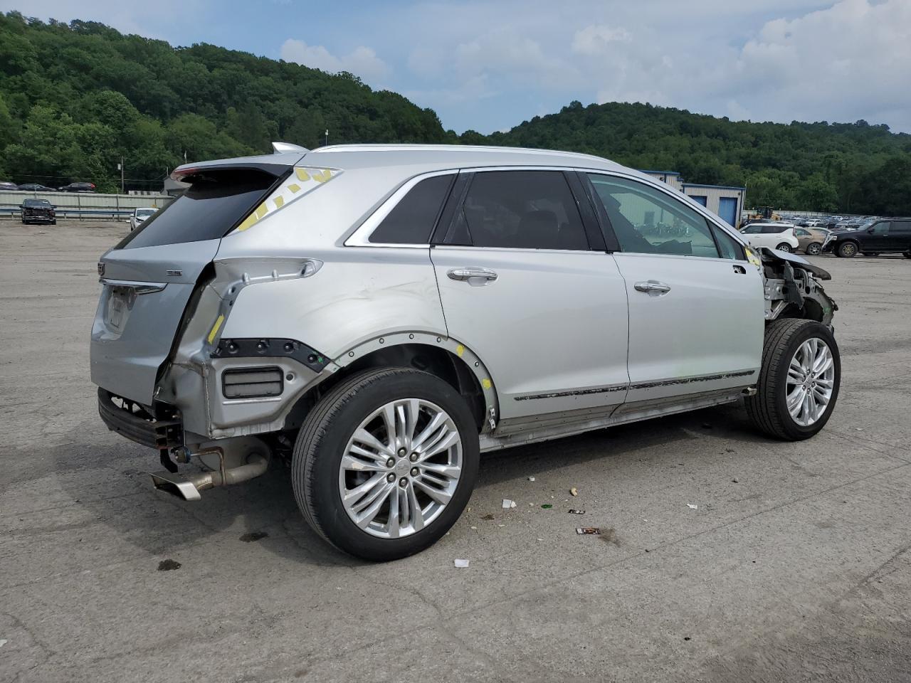 2018 Cadillac Xt5 Premium Luxury - Image 3