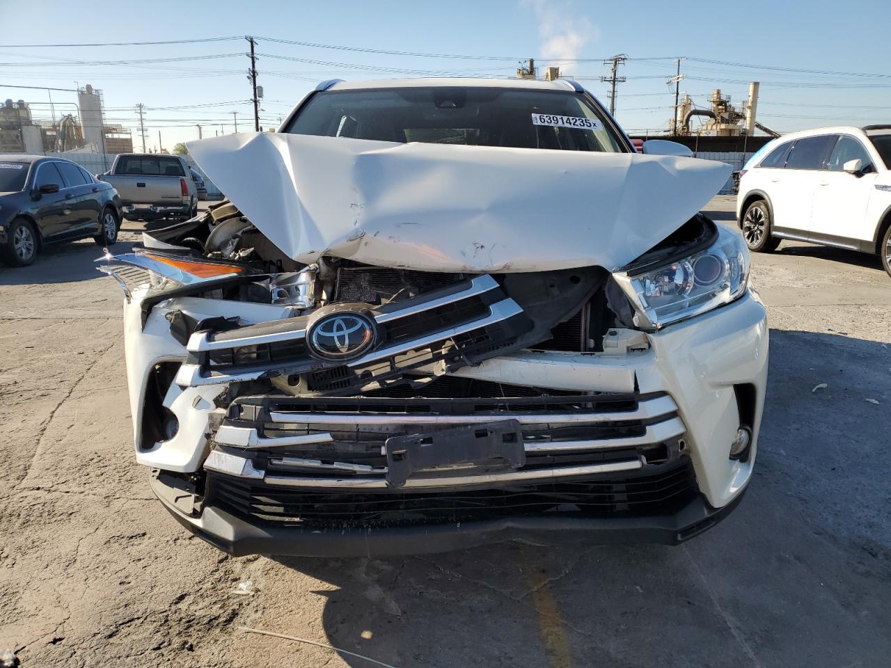 2019 Toyota Highlander Se - Фото 5