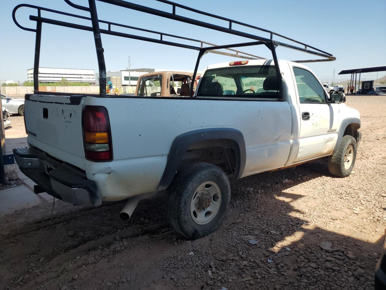 2002 Chevrolet Silverado C2500 Heavy Duty - Image 3