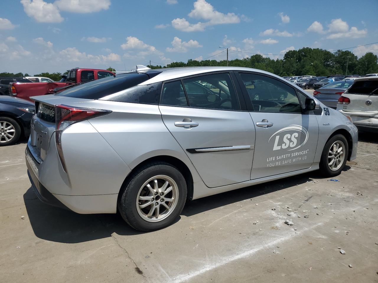 2016 Toyota Prius - Image 3
