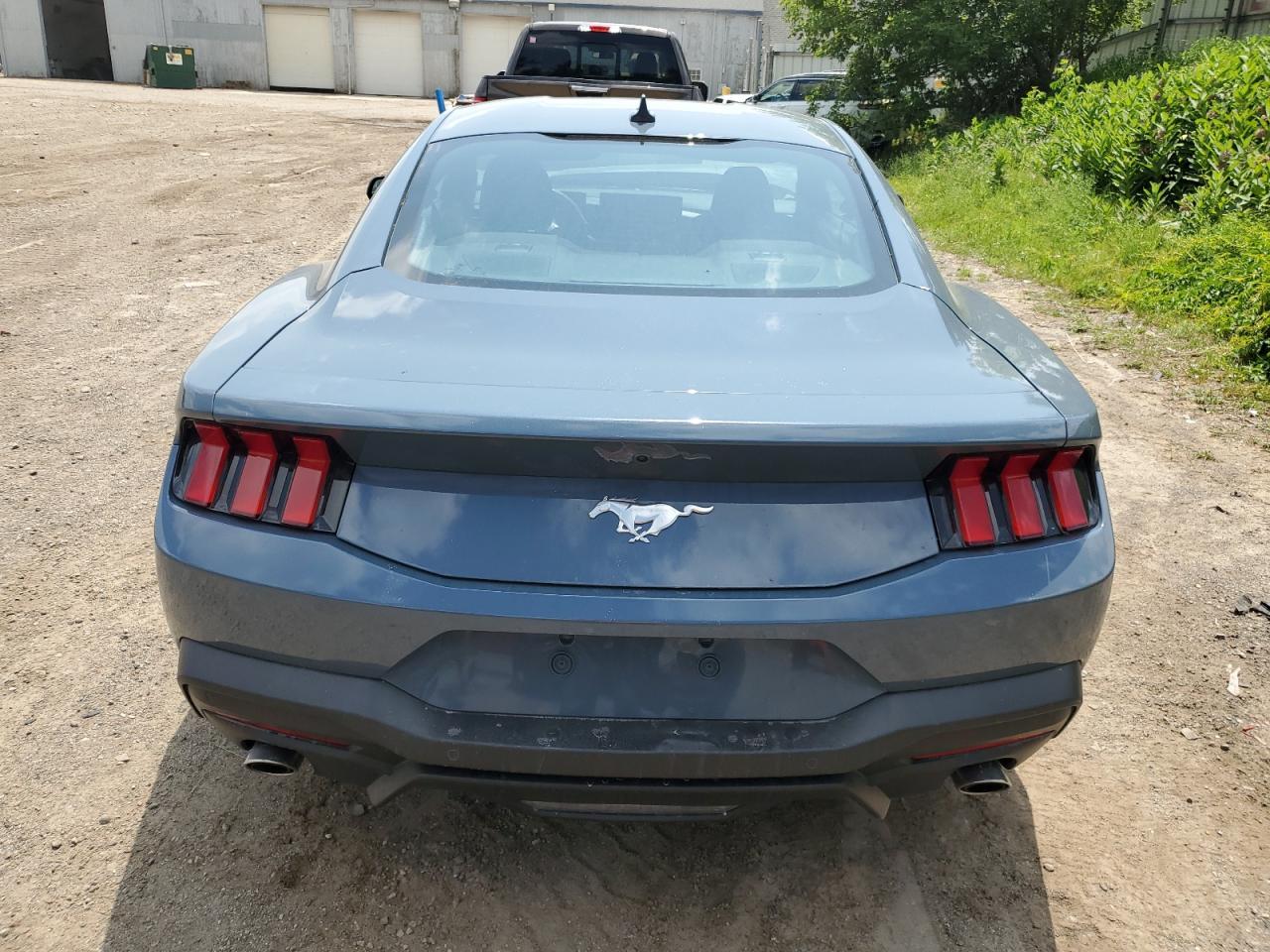 2025 Ford Mustang - Фото 6