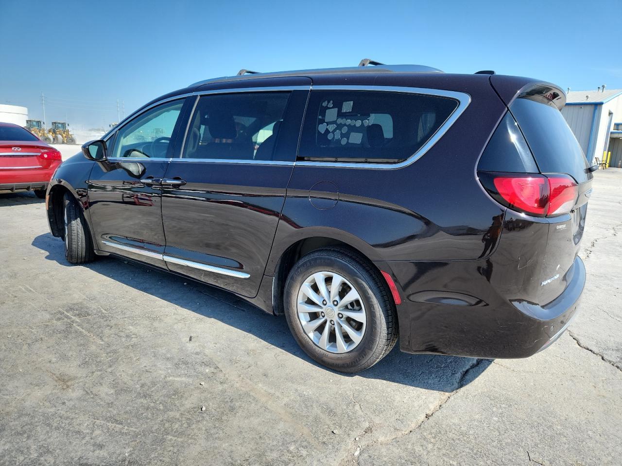 2018 Chrysler Pacifica Touring L - Фото 2